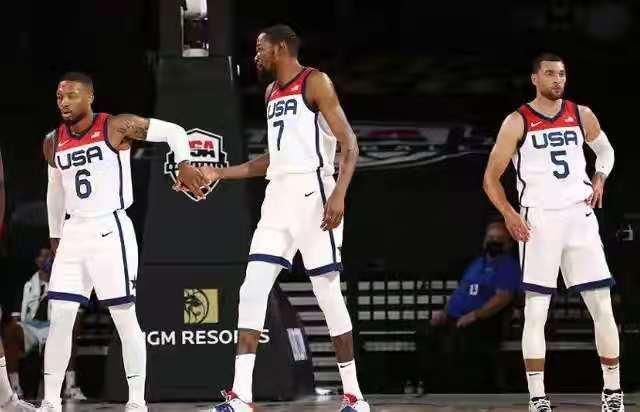 NBA总决赛三人组终于抵达东京奥运会(美国男篮12人终于团聚！然而今年奥运会阵容依然称不上梦之队？)