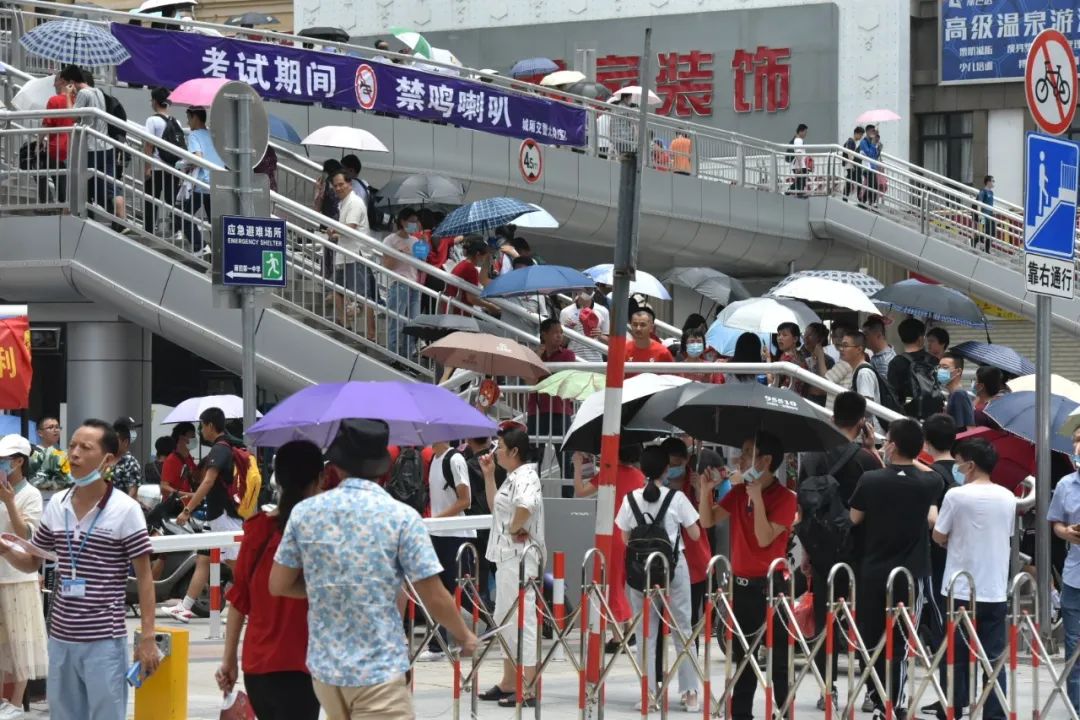 刚刚，第一个高考考生出来了！莆田一中、二中、四中、五中