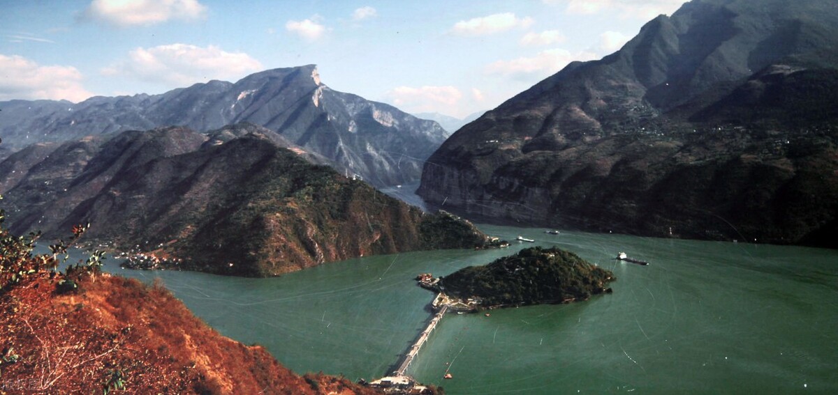 自驾游武汉到成都，2869公里大环线，三峡张家界桃花源尽在其中