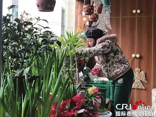 妈妈做的一切都是为了好好活着——这几位母亲的故事,看哭所有人