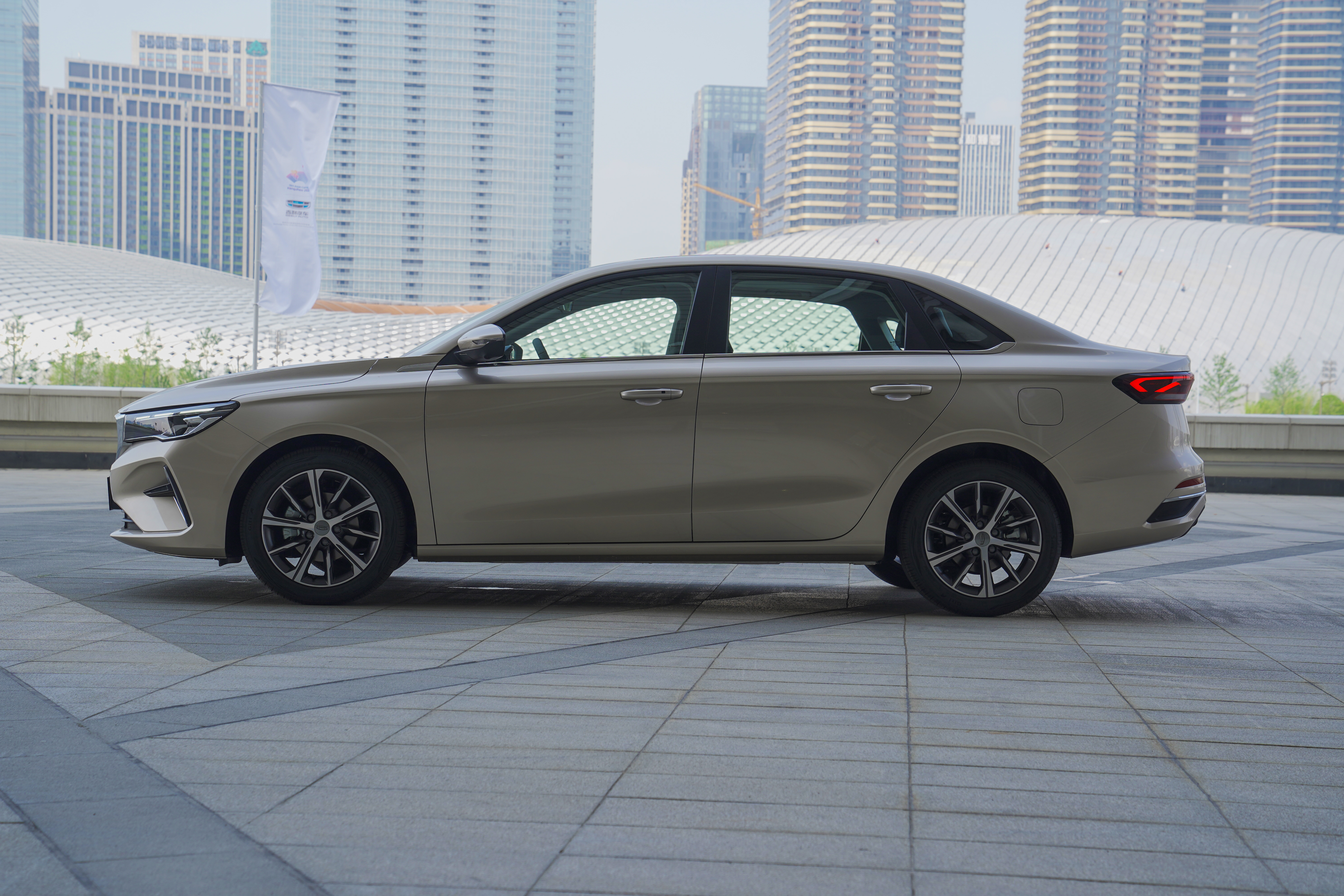 99万元起,吉利新一代帝豪9月29日亮相,竞争长安逸动