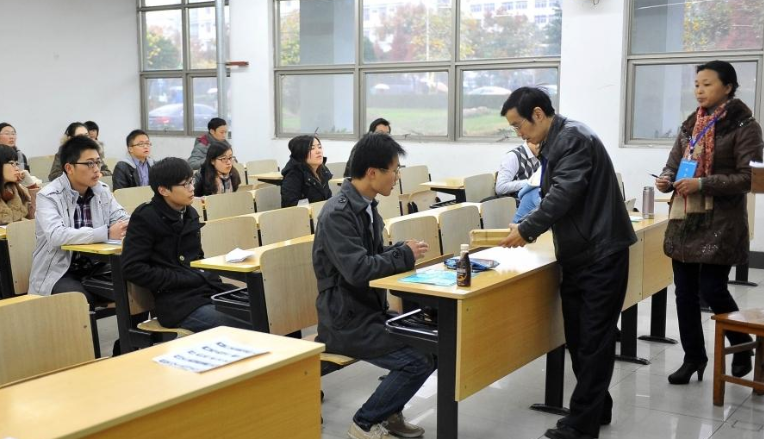 大学有挂科就不能毕业？多所高校取消“清考制度”，大四学生慌了