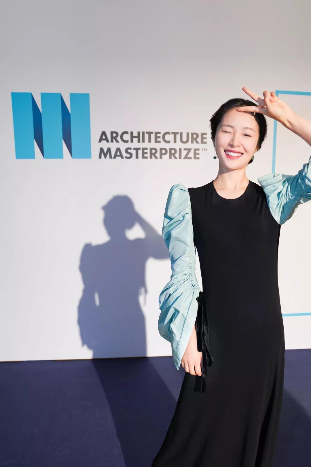 《乌合之众》：一部探究群体心理的旷世之作 揭露人性真相