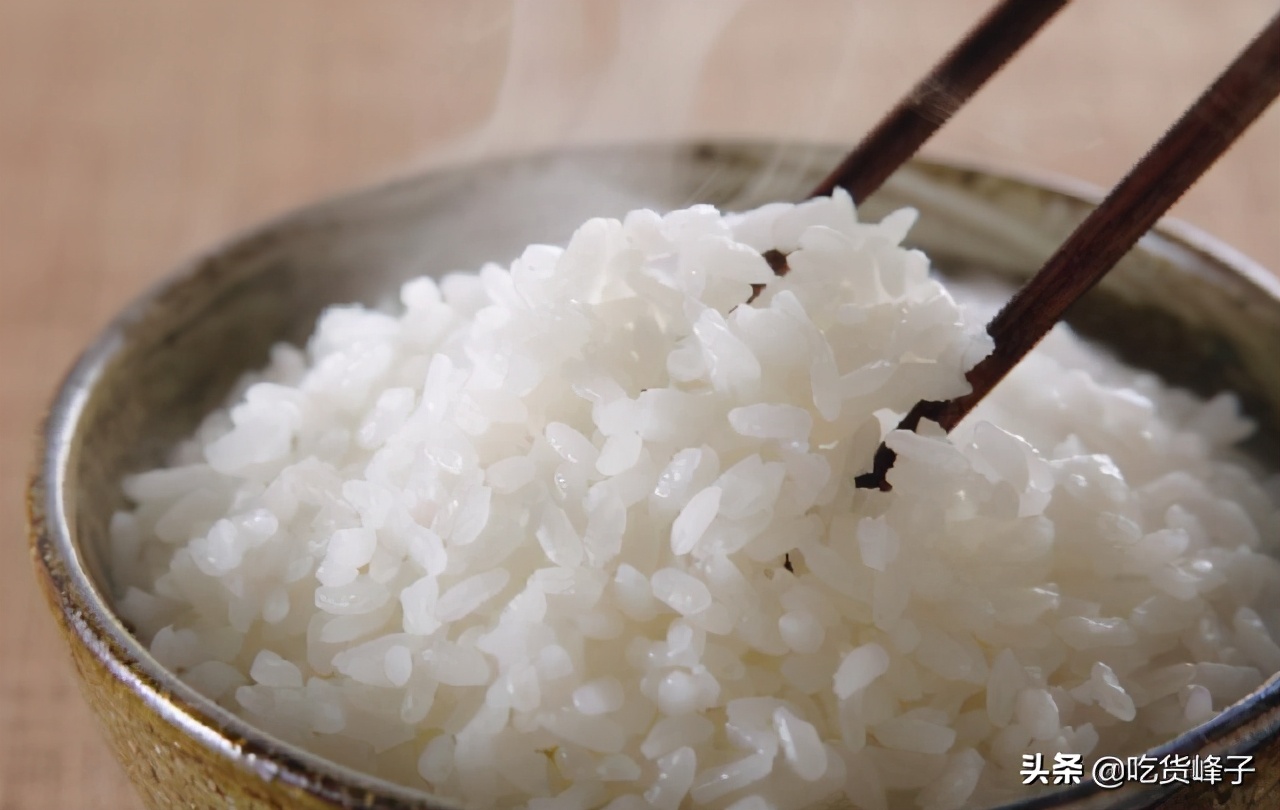怎么焖米饭好吃（焖米饭牢记2诀窍3步骤味道会更好）