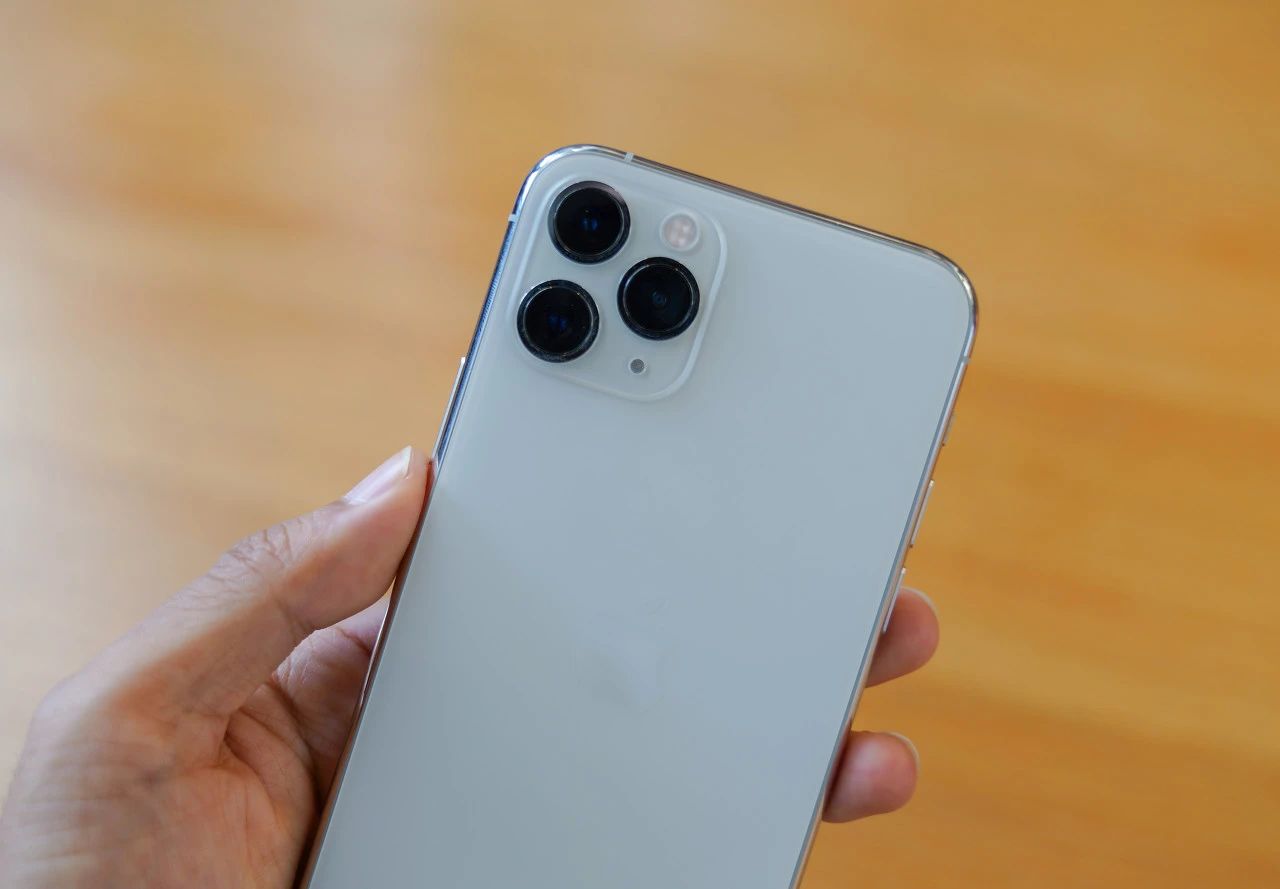 iPhone 12电池容量比iPhone 11还小？！太坑了……