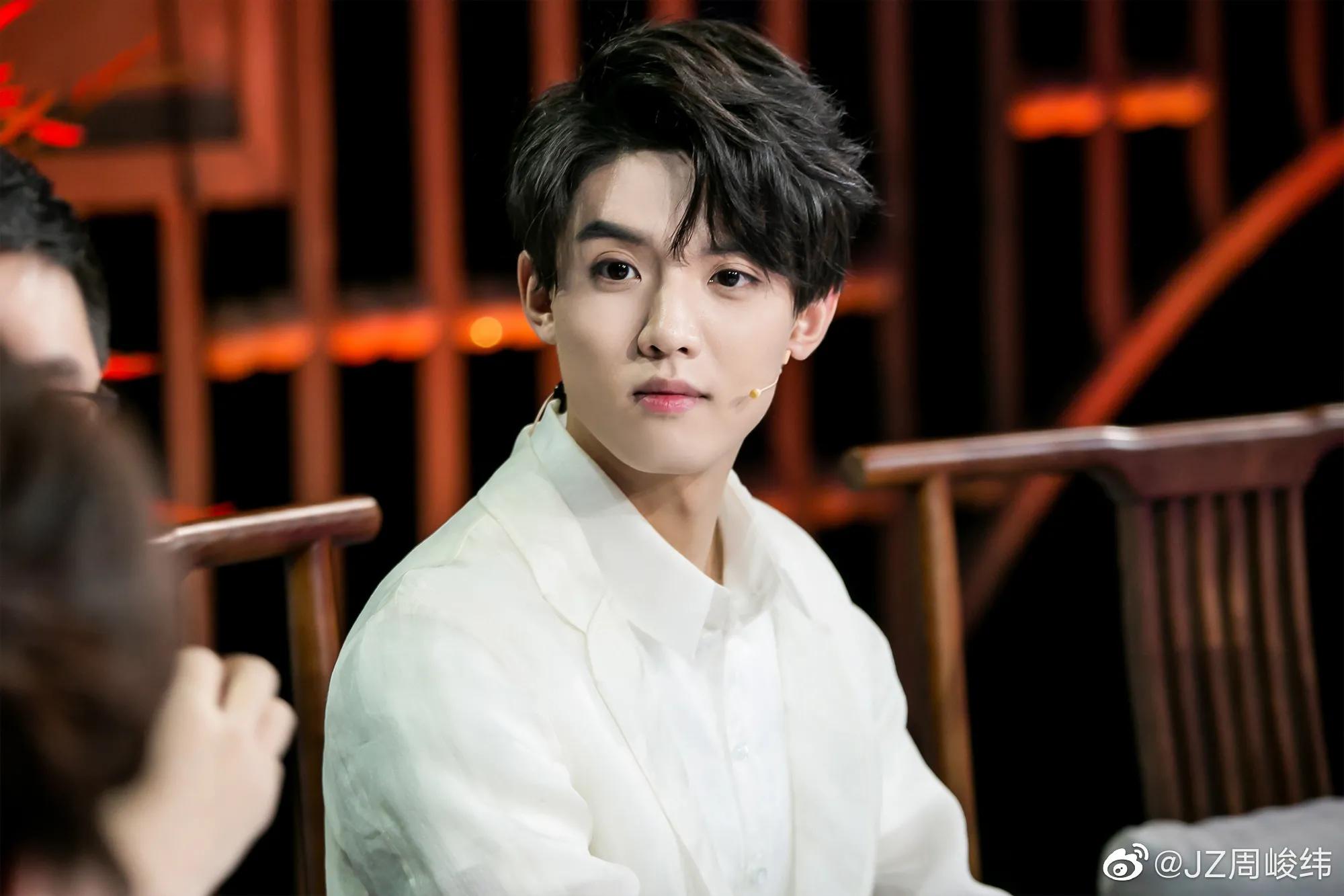 周峻纬老婆唐宁近照（周峻纬和他老婆唐宁，英年早婚的他惊到了不少人）