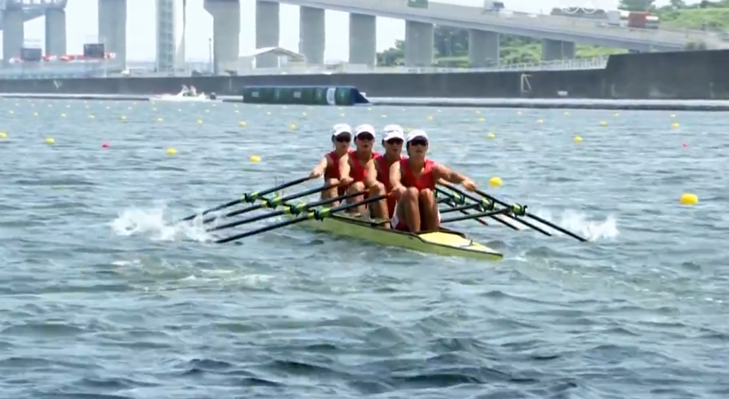 女子四人双桨回放(中国第十金！女子四人双桨夺冠，创世界纪录，解说激动落泪)