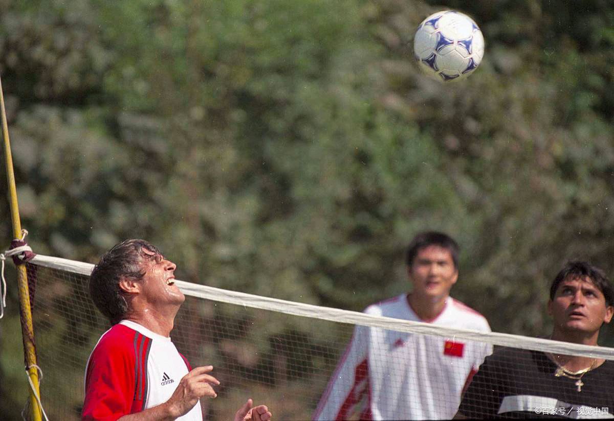 卢米为什么冲进世界杯（国足打进韩日世界杯真的是米卢的功劳吗？米卢真的有这么神奇吗？）