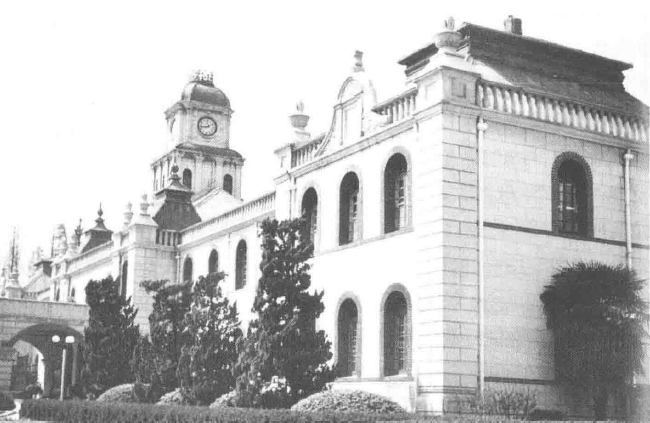 1934年，一女学生放弃明星梦，最终成了潜伏在蒋介石身边的听风者