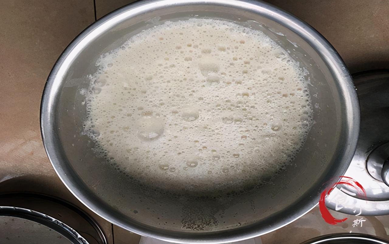 天底下那么多的物质，为什么只有卤水能点豆腐？到底是什么原理？