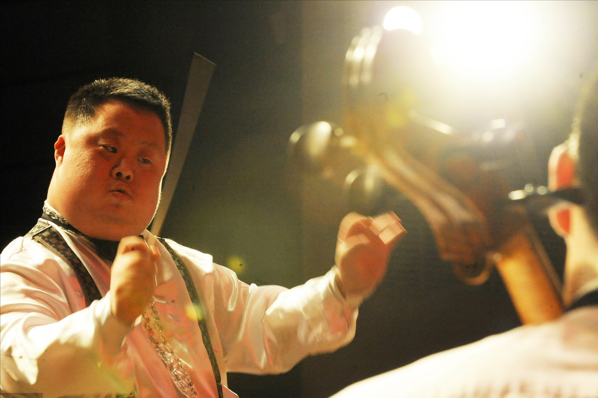 “天才指挥家”胡一舟：身患唐氏综合征，19岁凭音乐天赋一举成名