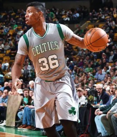 为什么nba球衣颜色变了（NBA史上最丑的10件球衣：勇士球衣像睡衣，公牛红蓝配色无力吐槽）