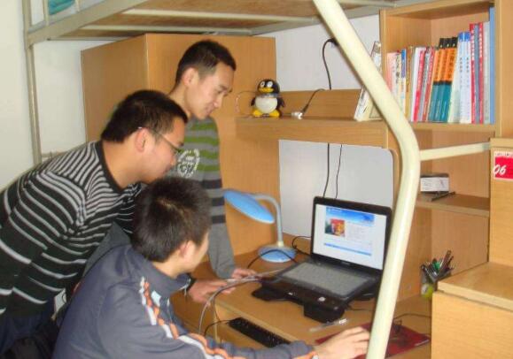 大一新生有必要带电脑去学校吗？辅导员给出建议，家长需提前了解