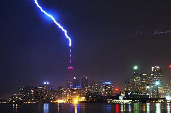 长得高更容易被雷劈吗长颈鹿成为行走的避雷针