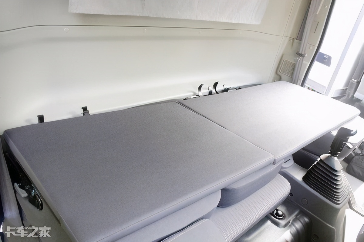 单排轻卡跑长途不必为睡觉发愁,这4款车自带大卧铺
