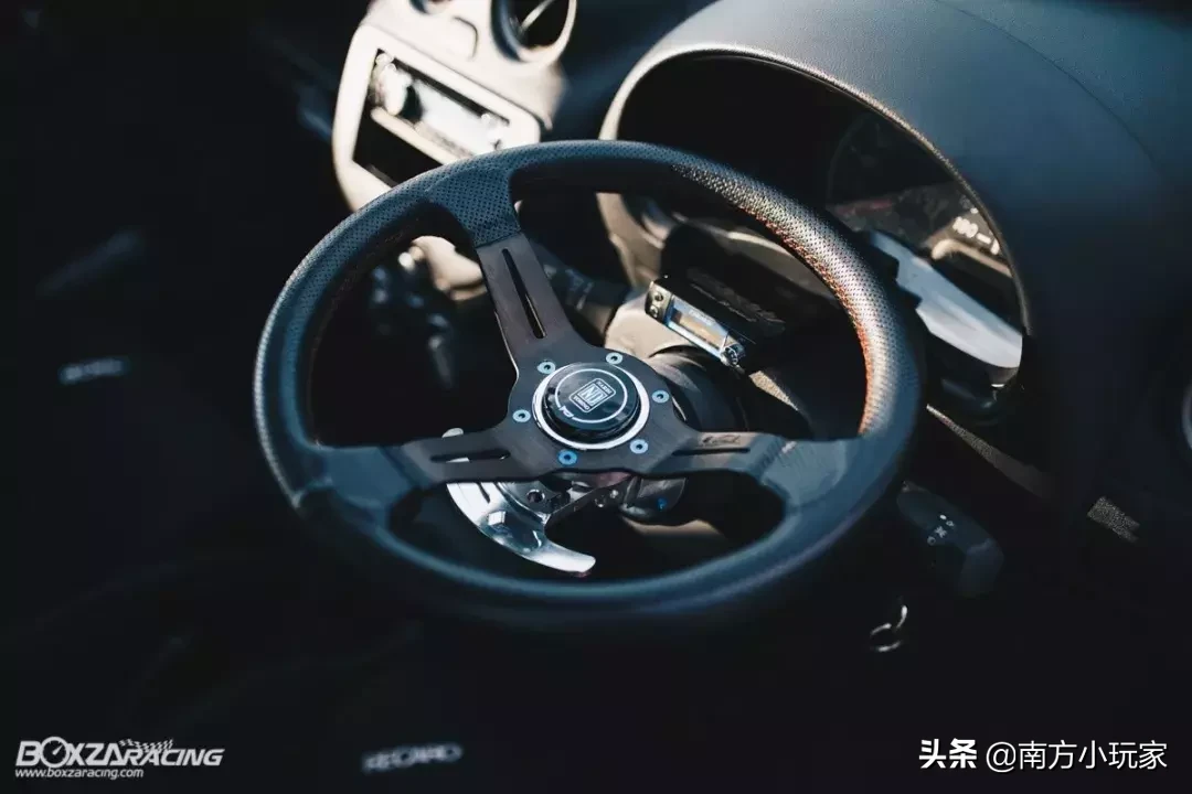 那台惨遭停产的日产小车玛驰，泰仔却玩的如此精彩绝伦