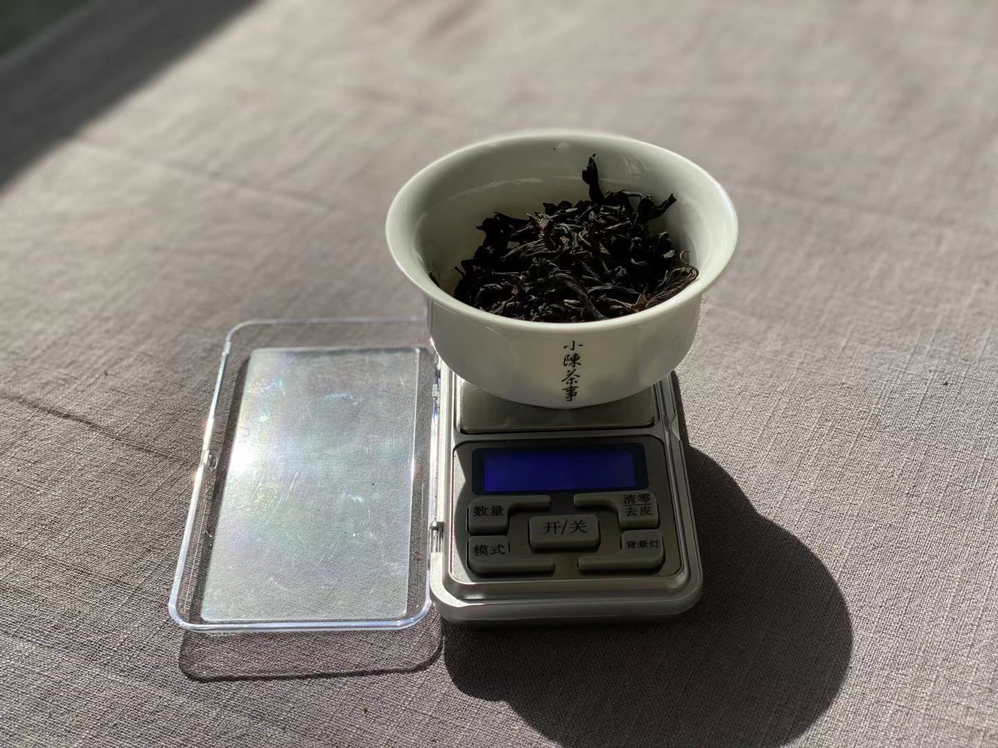 春节送礼这么简单？岩茶送水仙肉桂，白茶送白毫银针，那红茶呢？