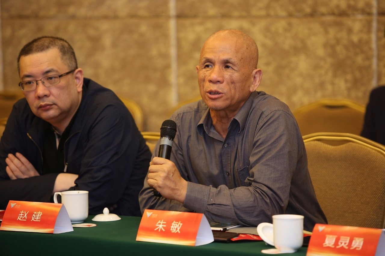 57岁转型成投资人，现在管理超2000亿的资金，这位浙大校友有点强！