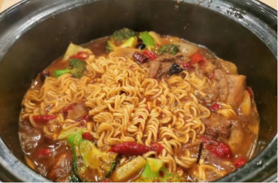 “专属”地铁线！高颜值餐厅！超“豪华”宿舍！兰州大学一次满足你！