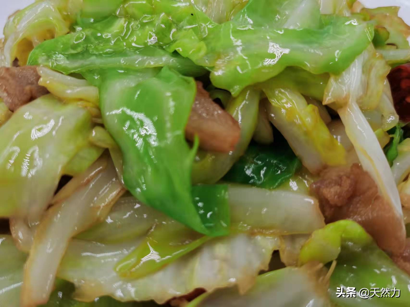炝炒手撕包菜的做法（手撕包菜详细的做法技巧）