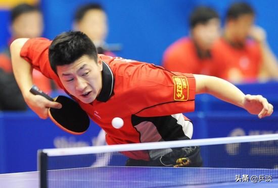 乒乓球怎么发下旋球上旋球（发球不好的球友进！这4种正手套路，是乒乓比赛中的拿分利器）