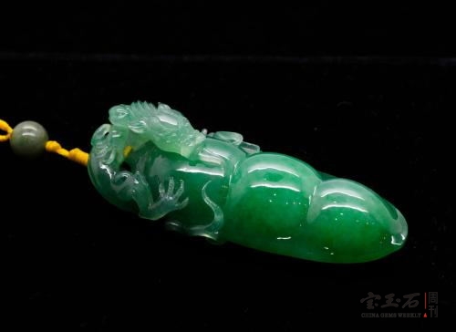 适合女人佩戴的4种玉饰，百搭又招财，千万不要被你老婆发现了