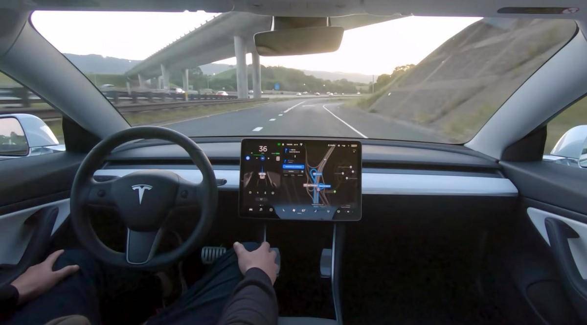特斯拉驾驶系统被荷兰机构破解，信息不对称的隐忧再次凸显