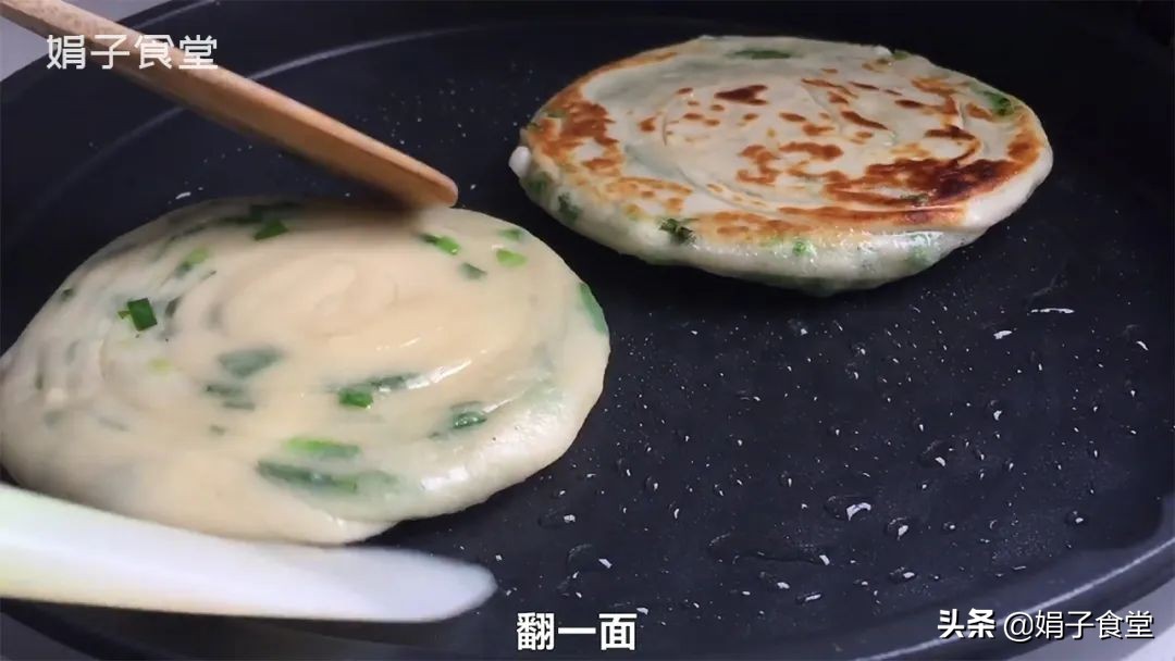 蔥花餅的家常做法,蔥花餅的家常做法又松又軟