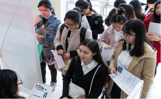 一大批大学生失业在家（这几种学生）