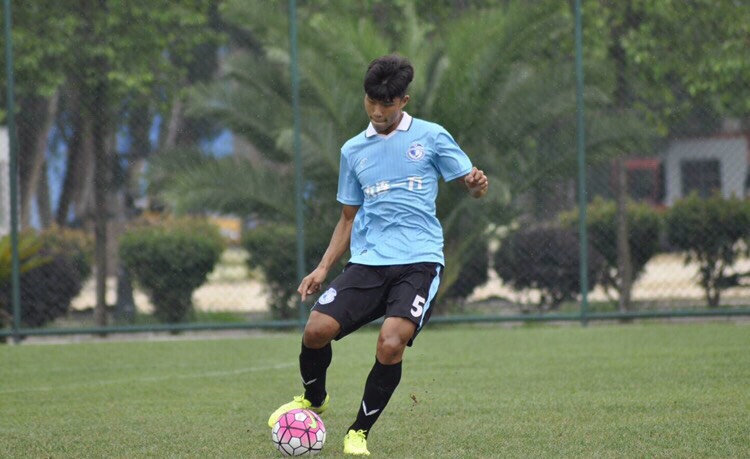 王牌后腰txt下载（又添新人了，贝尼特斯选中21岁王牌后腰，大连人U19四少再度联手）