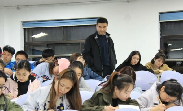 大一新生开学，是否有必要带“笔记本电脑”，辅导员给出答案