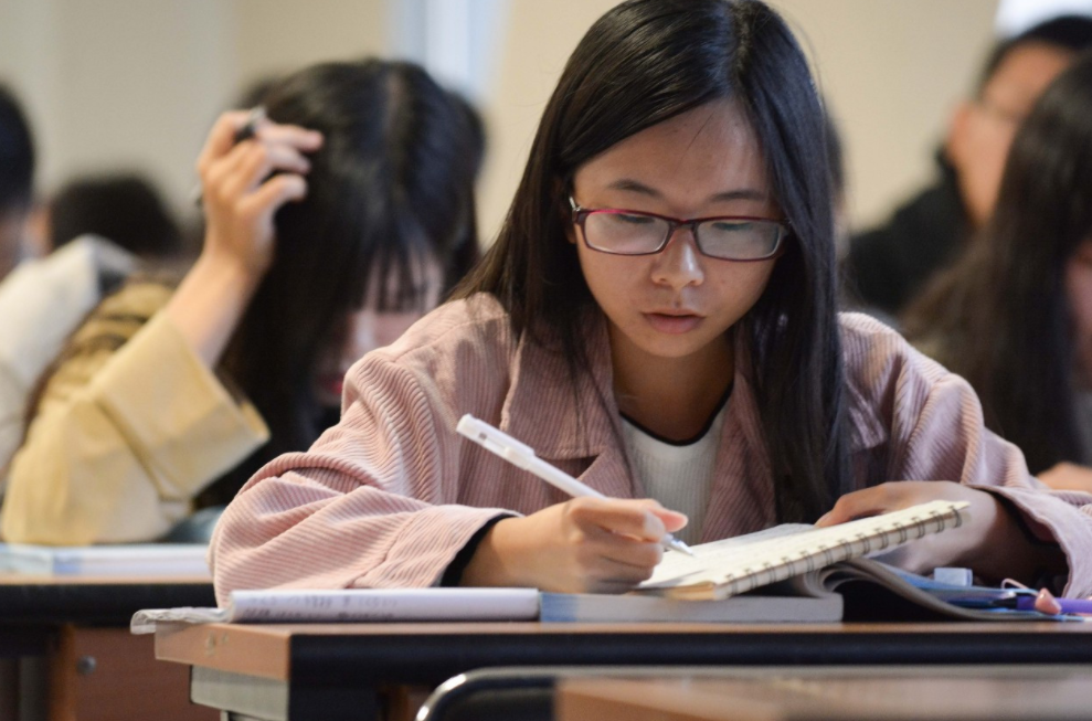 大学英语四六级成绩刚过及格线，还有必要刷分吗？学姐给出答案