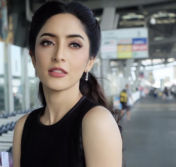 为嫁豪门做小三,正当红时被迫退圈,泰星pinky狗血的演艺路