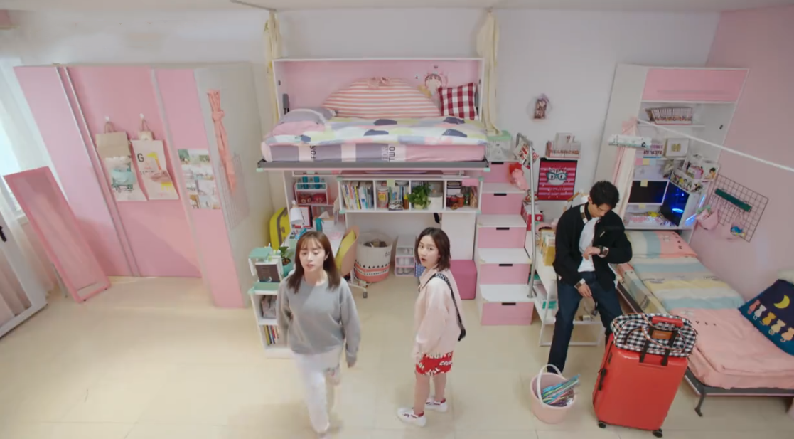 《暗恋》开播槽点多：女主染黄毛与人设不符，剧情遭魔改变玛丽苏