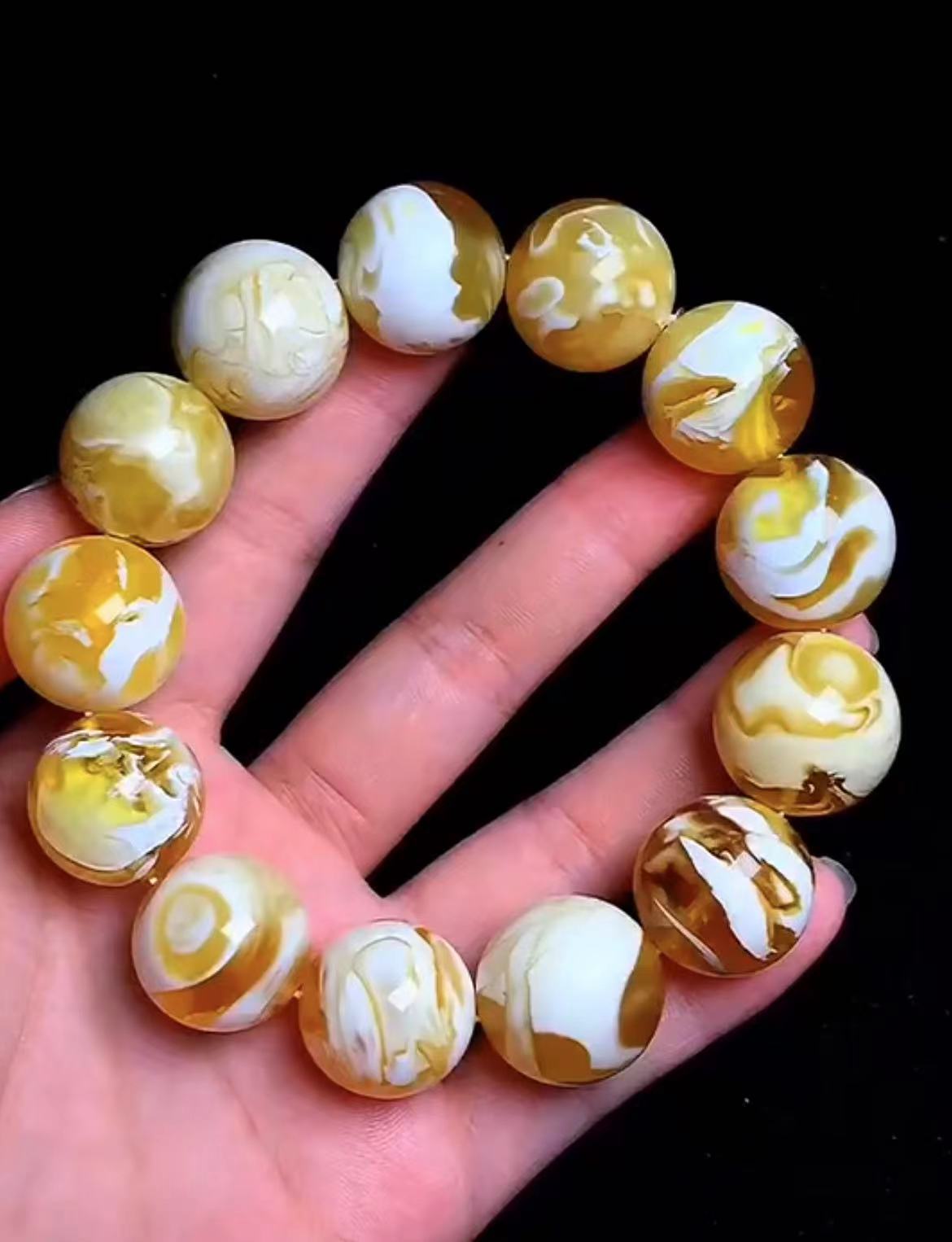 蜜蜡价格多少钱一克蜜蜡的分类有哪些