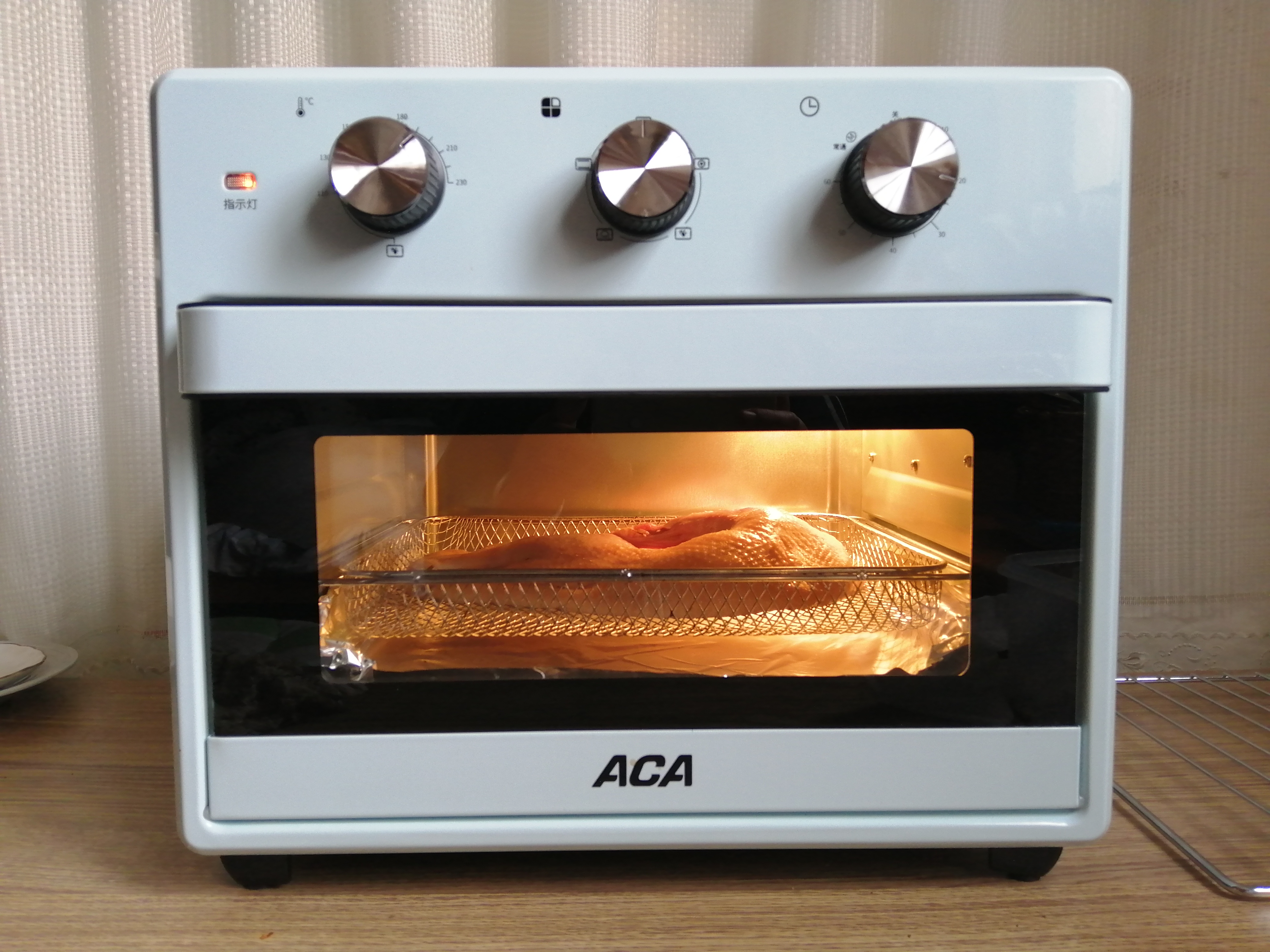 想吃脆皮烤鸭不用去饭店，这样做方法很简单，皮脆肉还嫩，真香