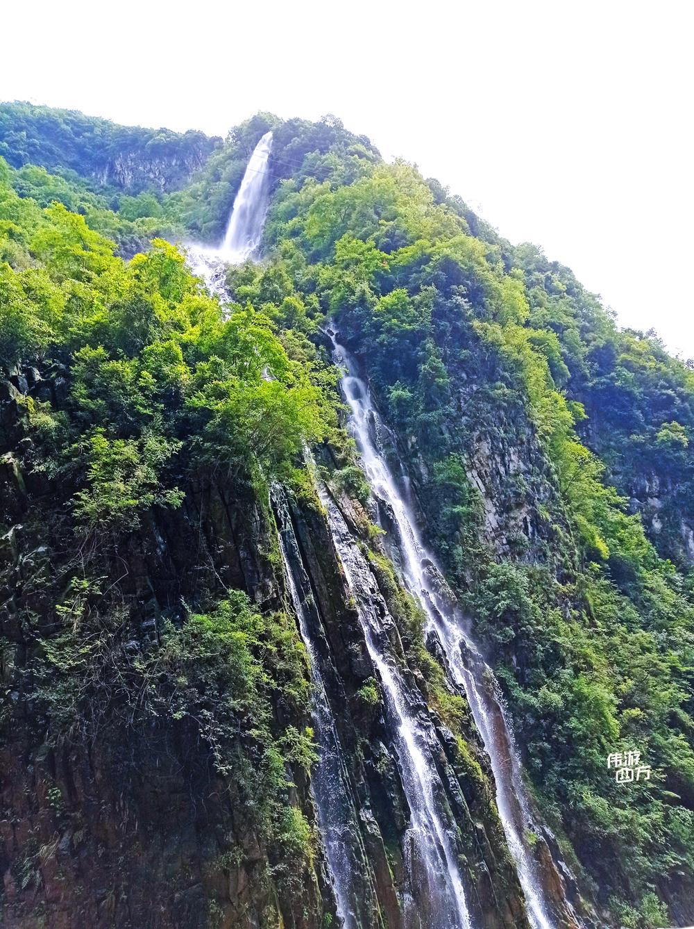 從開州城區,一路向北,經過白鶴,郭家,溫泉,和謙,郭家,大進等鎮街.