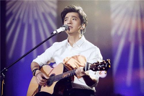 李健清华大学什么专业（风吹麦浪）