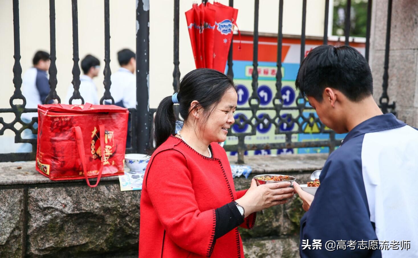 普通高中学校，千人高考生考上七八十个本科，想回家自学可以吗？