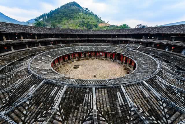 要看全广东规模最大的客家土楼——花萼楼,就来梅州大埔吧