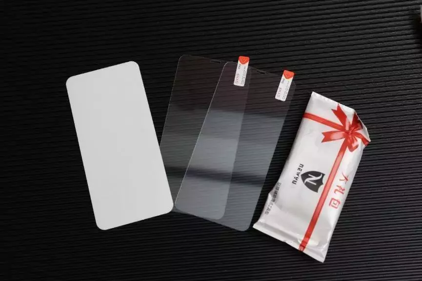 变着方法弄碎我的iPhone手机膜-17款钢化玻璃膜大横评