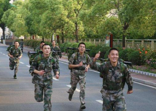 我国顶级的9所军校，比清华北大难考，就业不愁发展不可限量