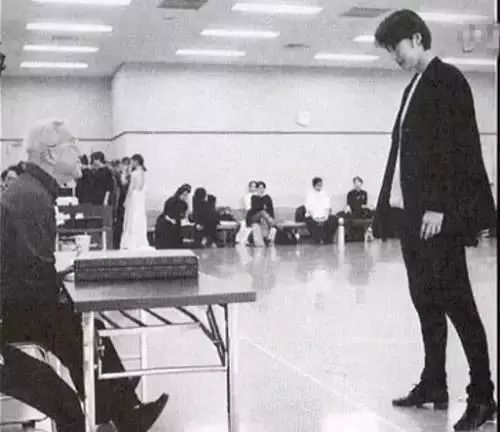 宝冢歌剧团的传奇男役，又A又飒，被称为日本女性独身最后的堡垒