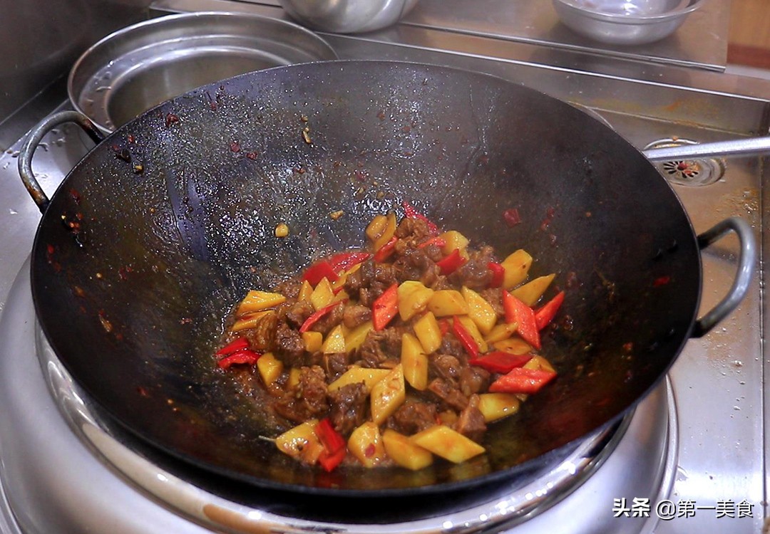 土豆燉牛腩,土豆燉牛腩的家常做法