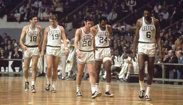 nba籃球隊（誰才是NBA歷史最強球隊？8大經典陣容入選，勇士湖人公牛爭第一）