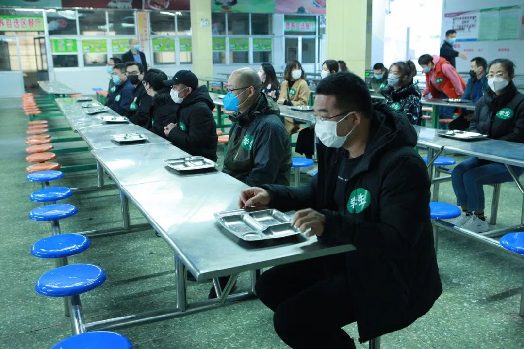 山东省潍坊商业学校组织疫情防控流程模拟演练活动