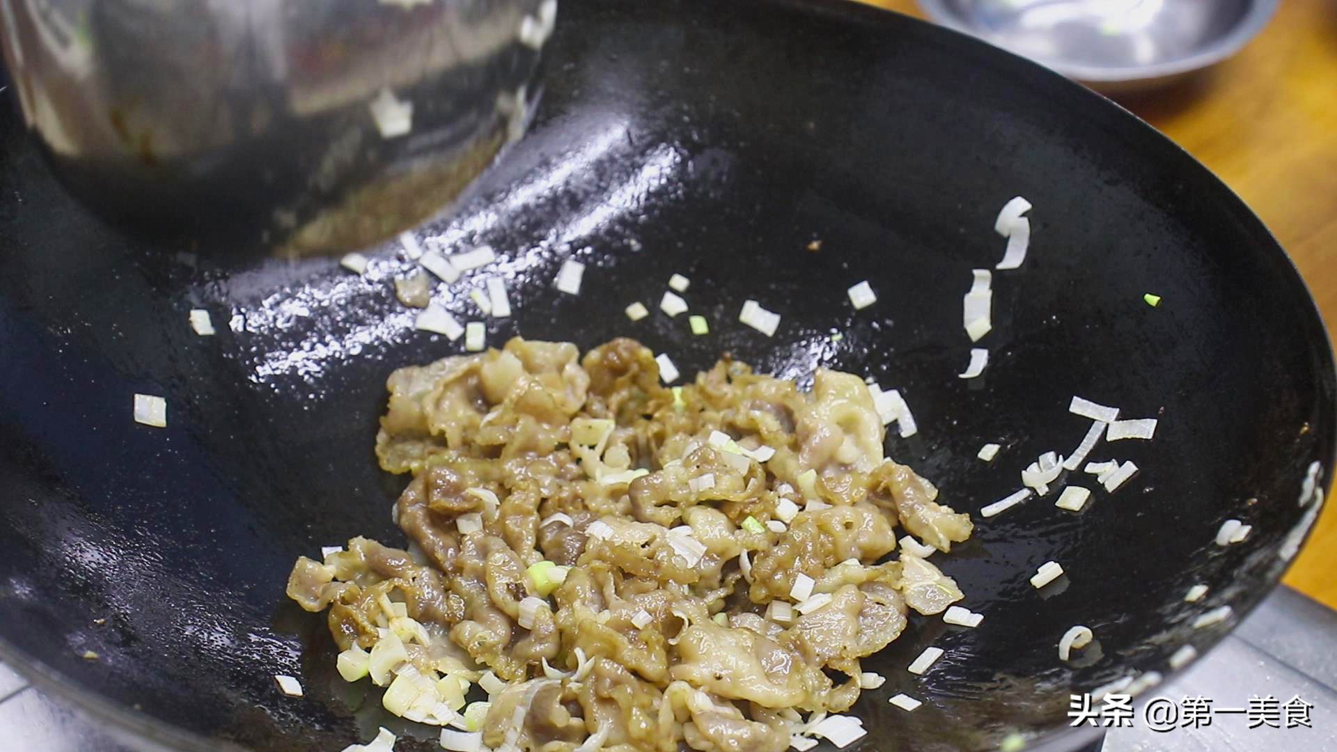 孜然羊肉片制作教程（简单实用的孜然羊肉做法）