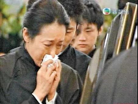 霍家四代女眷皆是极品，悄无声息便可搅动半个世纪风云