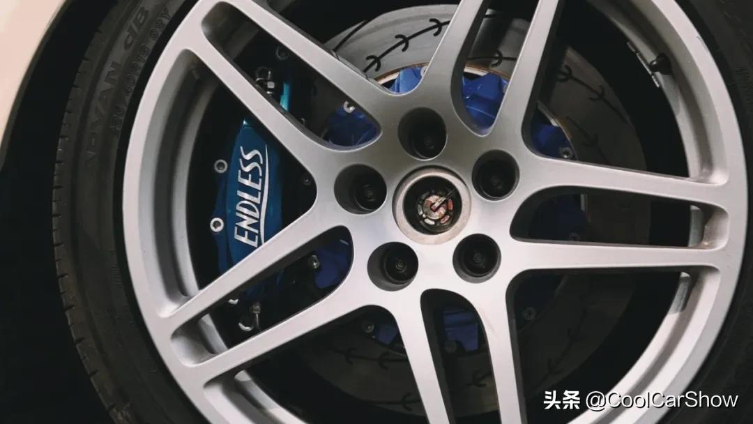 小哥爆改翼神,路人100%向你敬礼