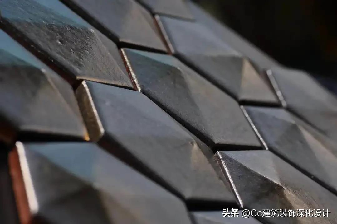 「材料」明明是块瓷砖却有着金属的光泽和质感!太飒了